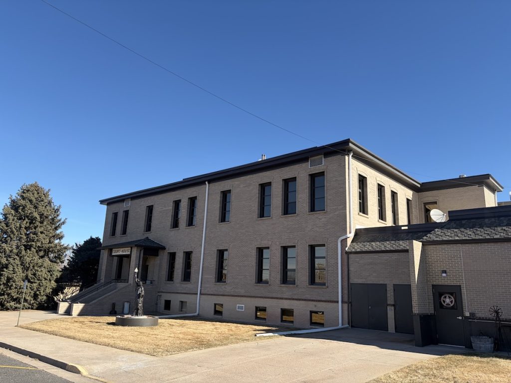 Exterior of the Yuma County Courthouse in Wray, Colorado, where DUI, criminal, and traffic cases are heard.